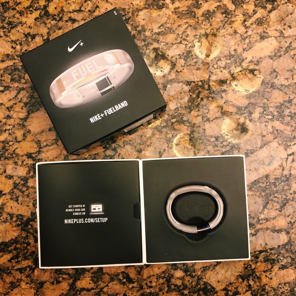 CLEAR NIKE+ FUELBAND